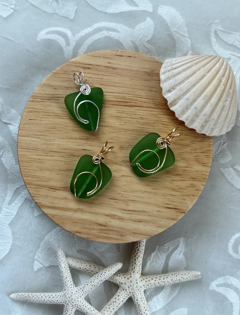 Sea Glass Island Wave Green Ocean Life Pendant